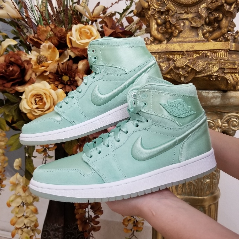Air Jordan 1 Retro High Mint Foam - Picture 2 of 8